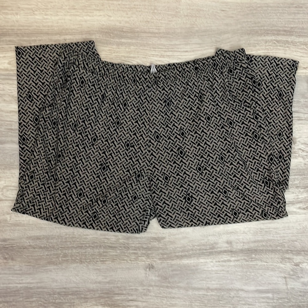 Metaphor Gray with Black Print Soft Elastic Waist Pull on Cropped Pants Size XL - Picture 3 of 11